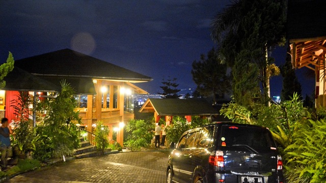 tempat makan hits di Dago Bandung